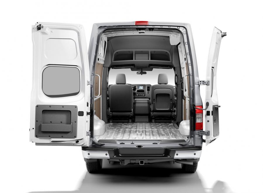  Nissan NV2500 HD High Roof 2010 года  (фото 2 из 4)
